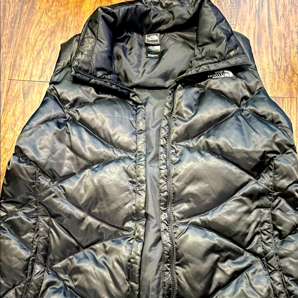 Black North Face Puffy Vest size XL